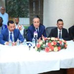 والي كيدي ماغه يقوم بزيارة تفقدية لقرية جاگيلي إثر تسرب مياه النهر إلى أحد أحيائها