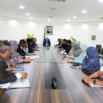 طلب الدكاترة المتعاونون من الرئيس تسوية أوضاعهم المهنية.