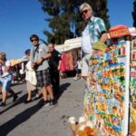 حرم ولد الغزواني تكرم الفتيات المتميزات خلال المؤتمر الوطني لتمكين الشباب