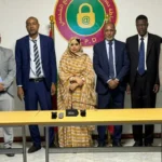 الناطق باسم الحكومة: الحاجة الملحة أدت إلى منح صفقة الأجهزة الطبية للجيش.