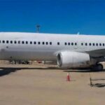 طائرة تحمل 147 سائحاً تهبط في مطار أم التونسي بدلاً من مطار أطار الدولي نتيجة لخلل فني