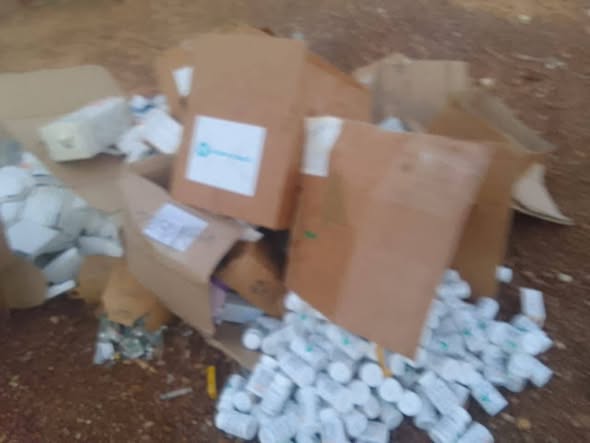 الحاكم المساعد يحرق الأدوية التالفة والمنتهية الصلاحية في مقاطعة مال